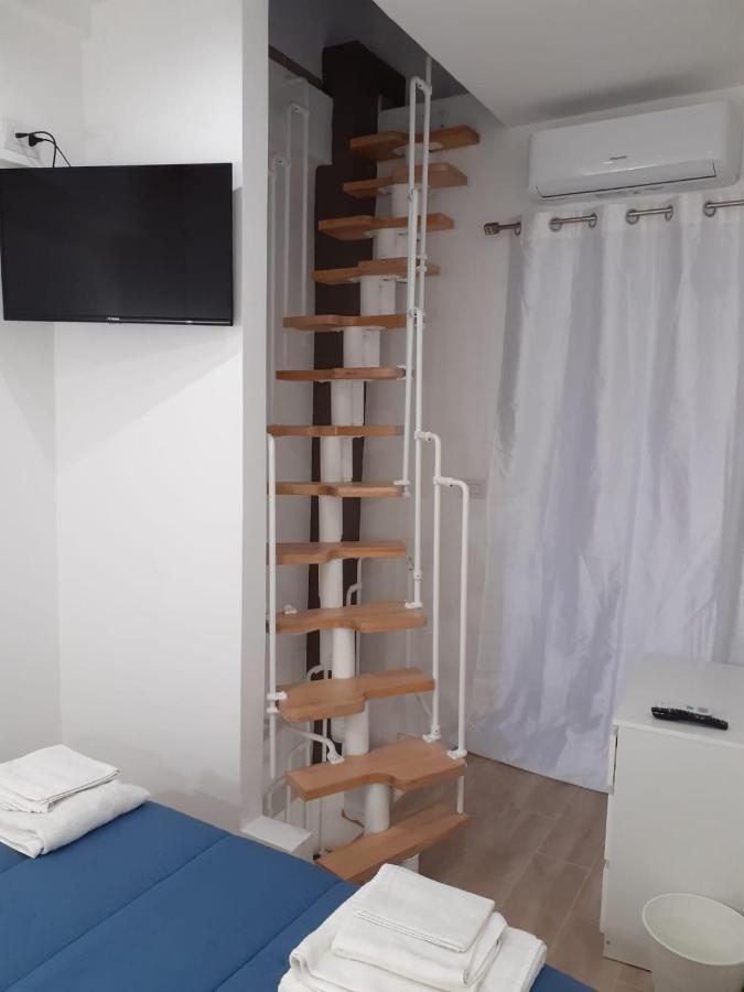 Mattia'S House 2 Apartment Bari Luaran gambar